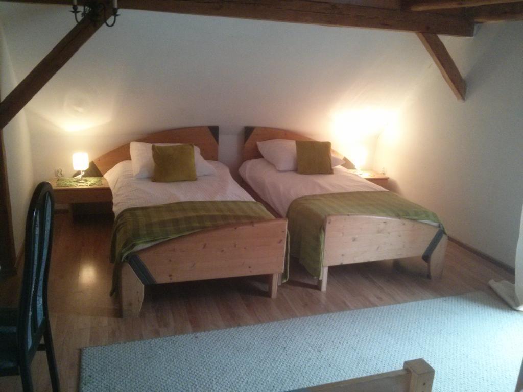 Zbojna Debra Bed & Breakfast Golejow Bilik gambar